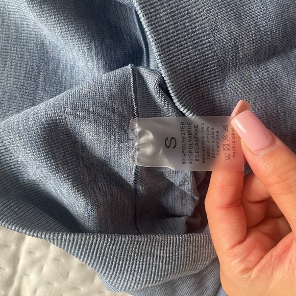 🤍Blue gym leggings with butt scrunch - Picture 3 of 3